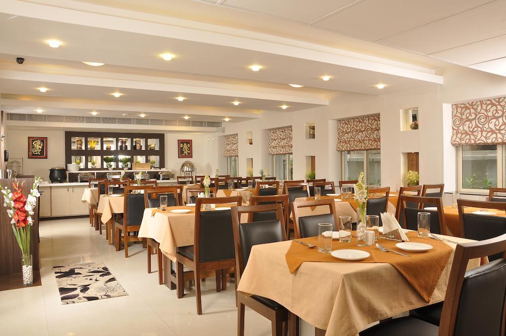 Hotel Niharika Kalküta Dış mekan fotoğraf