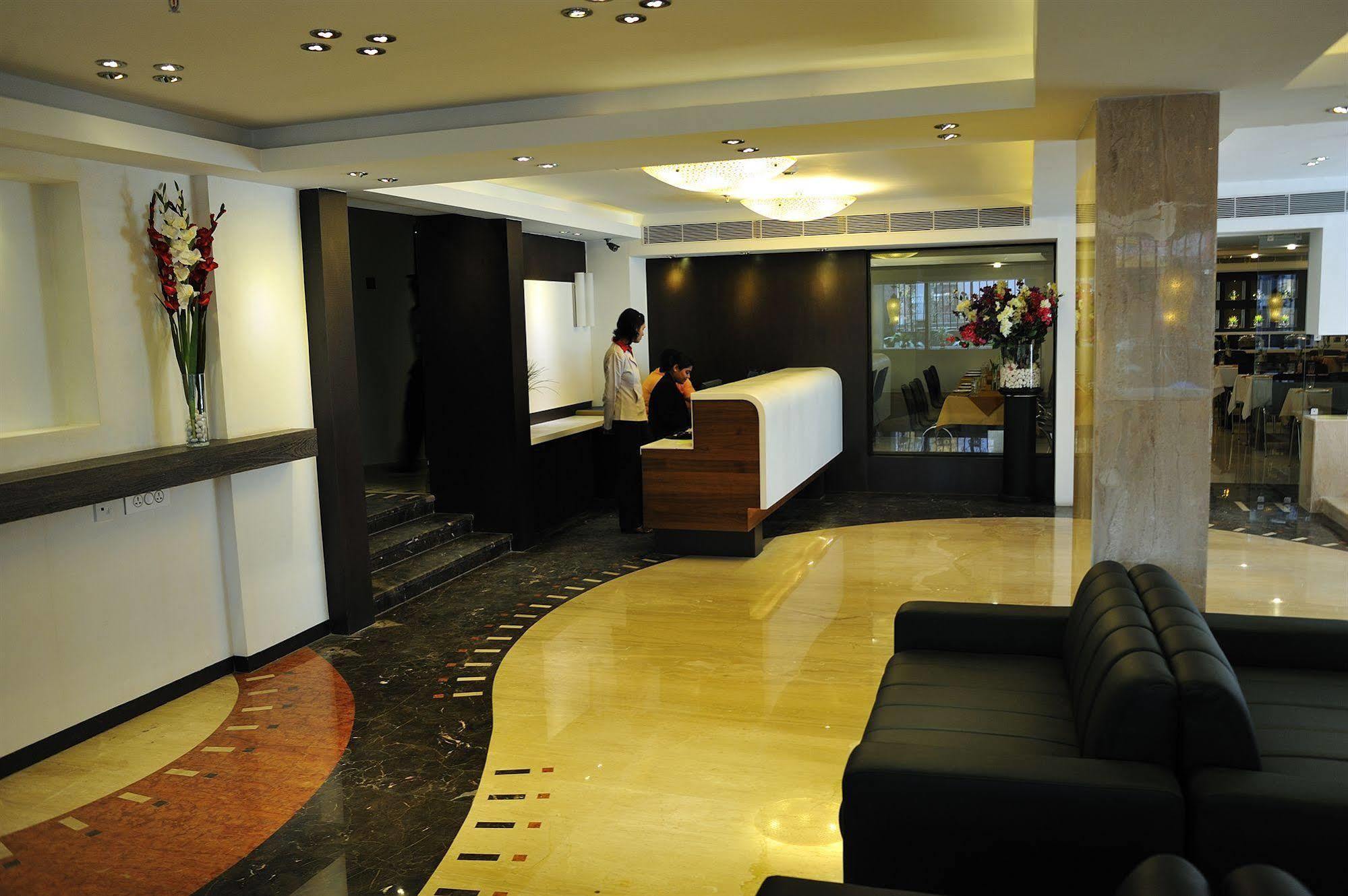 Hotel Niharika Kalküta Dış mekan fotoğraf