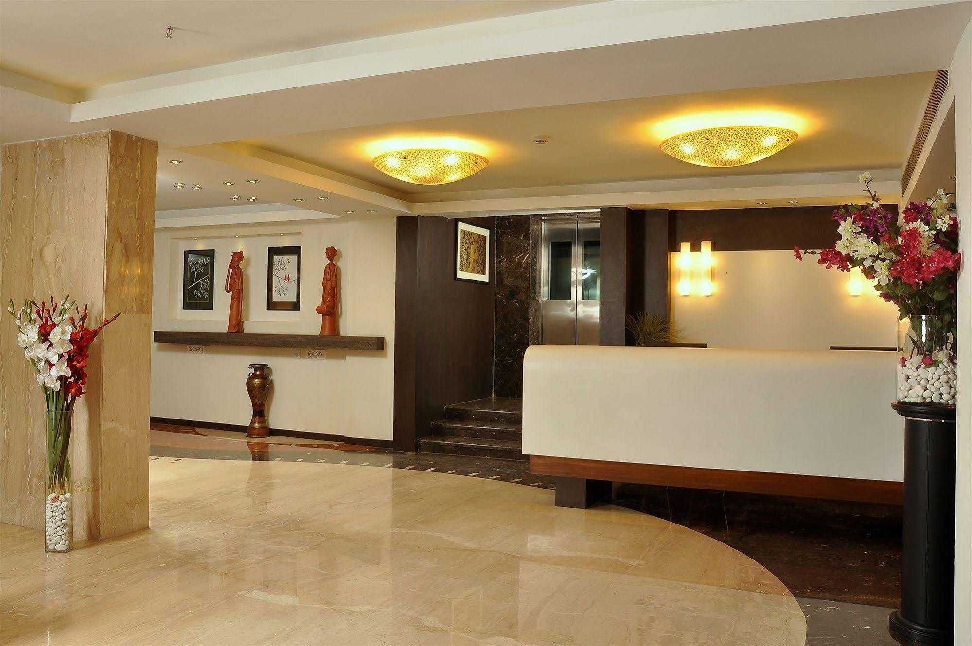 Hotel Niharika Kalküta Dış mekan fotoğraf