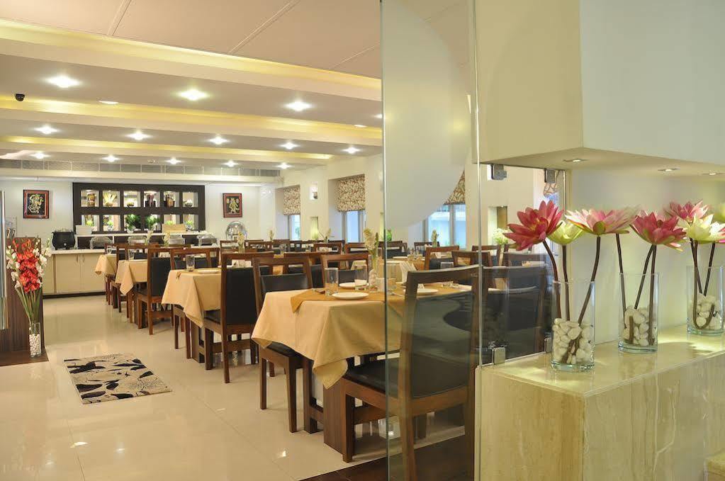 Hotel Niharika Kalküta Dış mekan fotoğraf